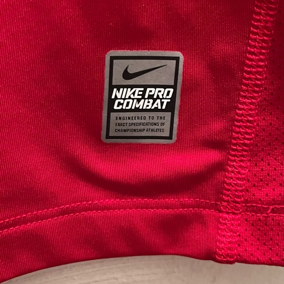 Youth  NIKE PRO COMBAT Dri-Fit, Fitted Long Sleeve Shirt. Size XL. - Picture 2 of 8